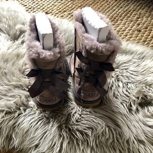Ugg Bailey Bow II